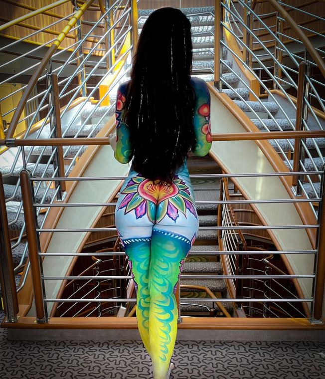 Bodypainting aboard